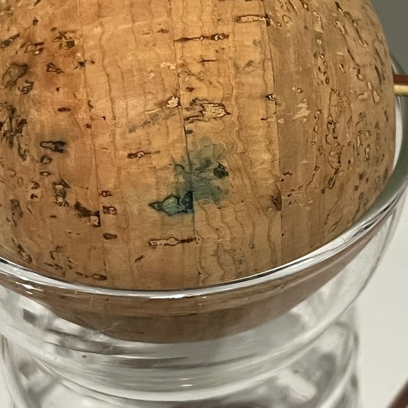 WILL NOT TAKE LESS Vintage 1970's  PYREX Glass Wine Decanter with Cork Ball - Picture 4 of 4